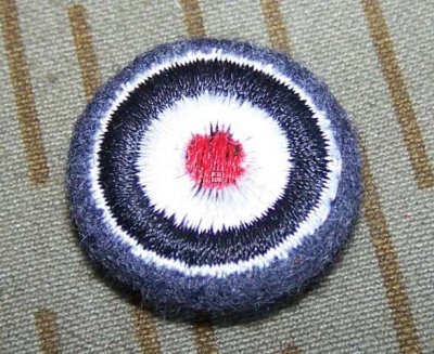 LW COCCARDA DA BERRETTO IN TESSUTO RICAMATO E MONTATO
