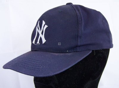 BERRETTO BASEBALL NEW YORK COME NUOVO