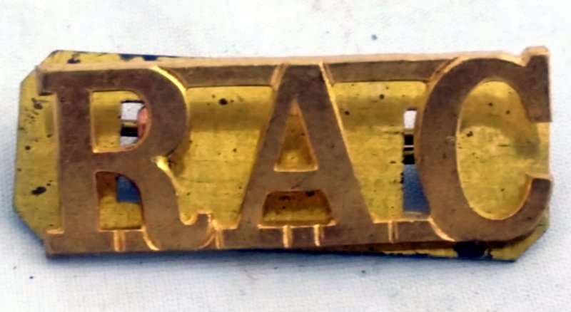 GB METAL SHOULDER TITLE RAC ROYAL ARMOURED CORPS ORIGINALE - Clicca l'immagine per chiudere